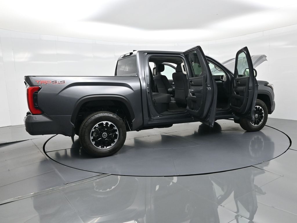 2023 Toyota Tundra SR5 CrewMax photo 4