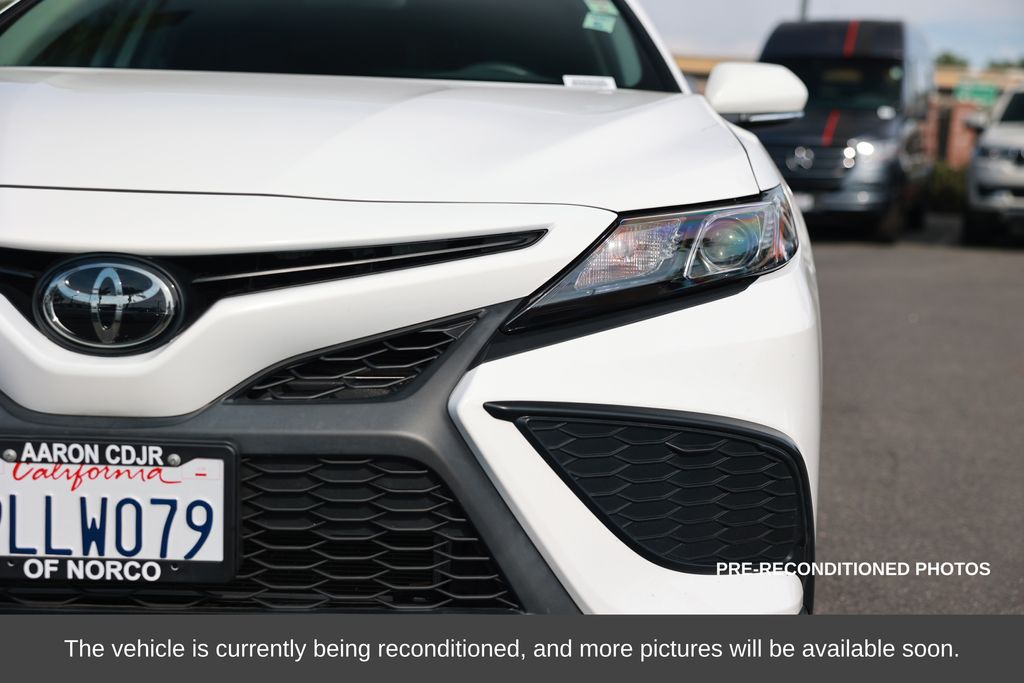 2024 Toyota Camry SE photo 4