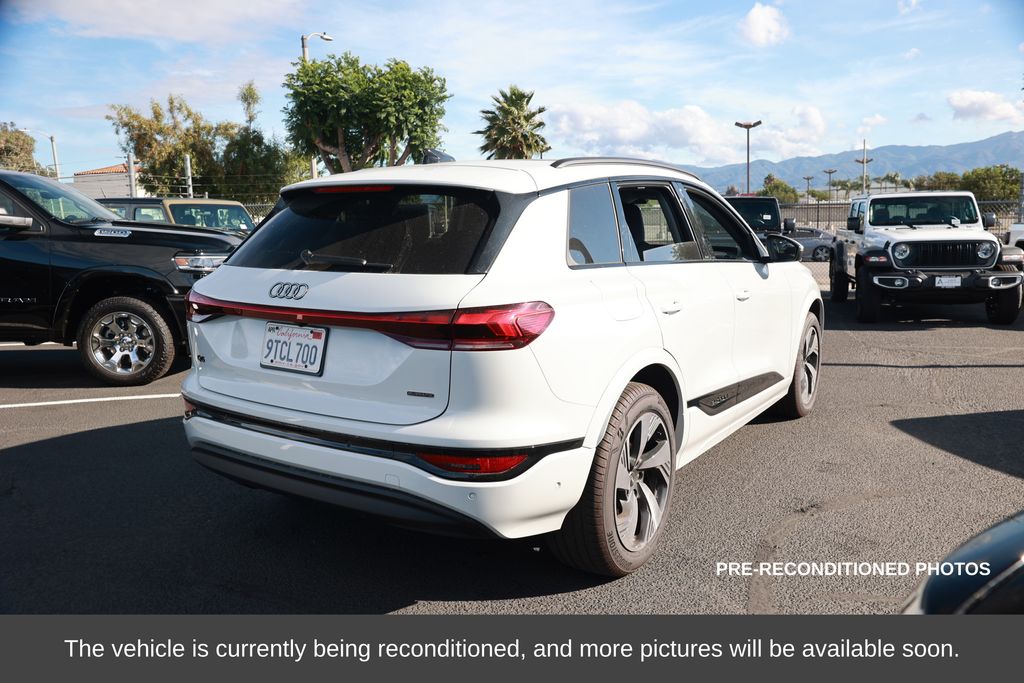 2025 Audi Q6 e-tron Premium photo 4