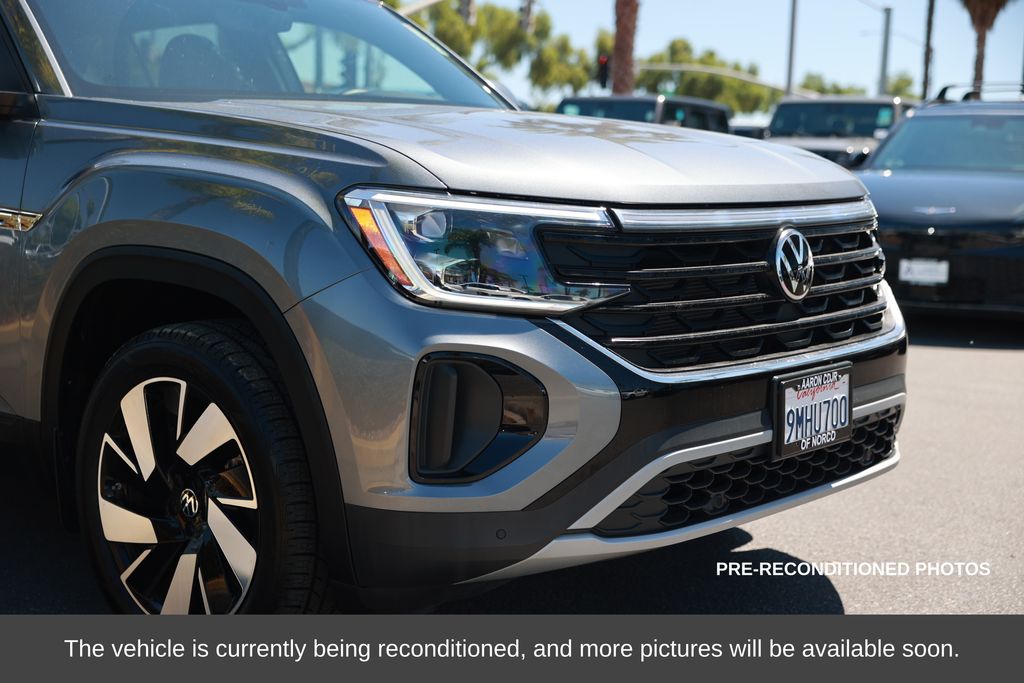 2024 Volkswagen Atlas Cross Sport 2.0T SE w/Technology photo 6