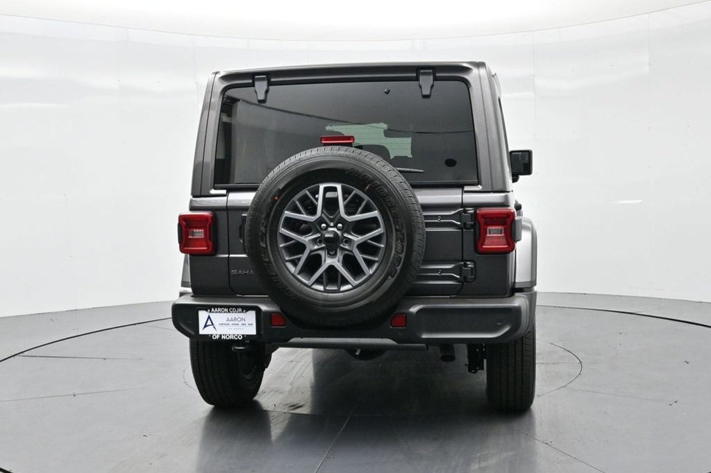 2025 Jeep Wrangler 4-Door Sahara - Photo 5