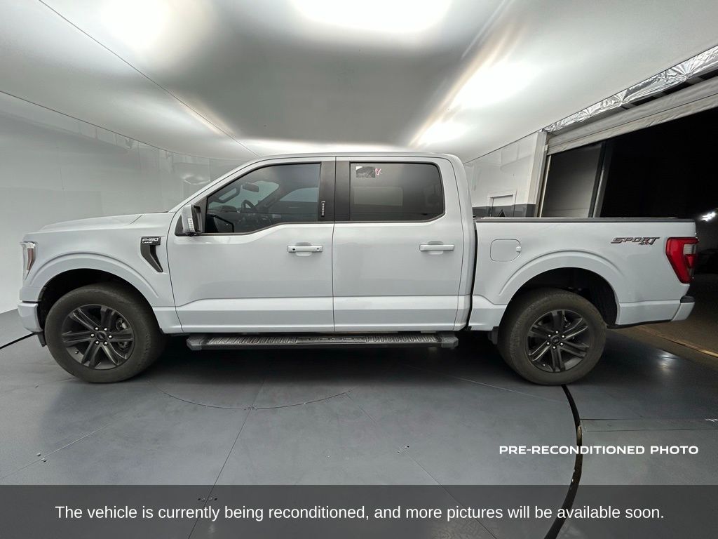 2021 Ford F-150 Lariat FX4 photo 2
