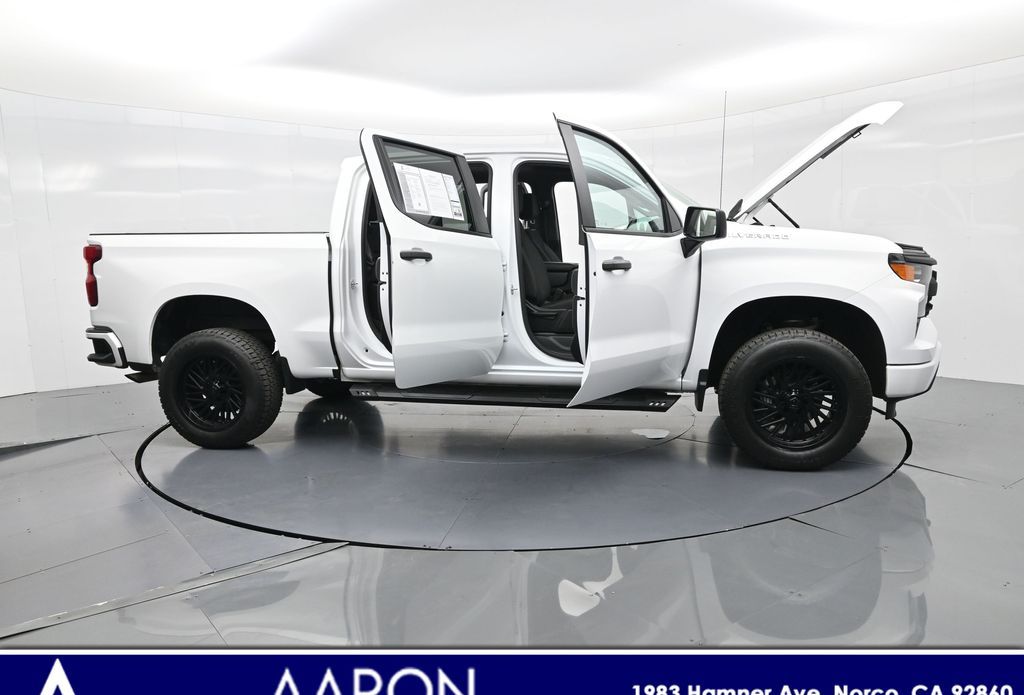 2022 Chevrolet Silverado 1500 Custom photo 3