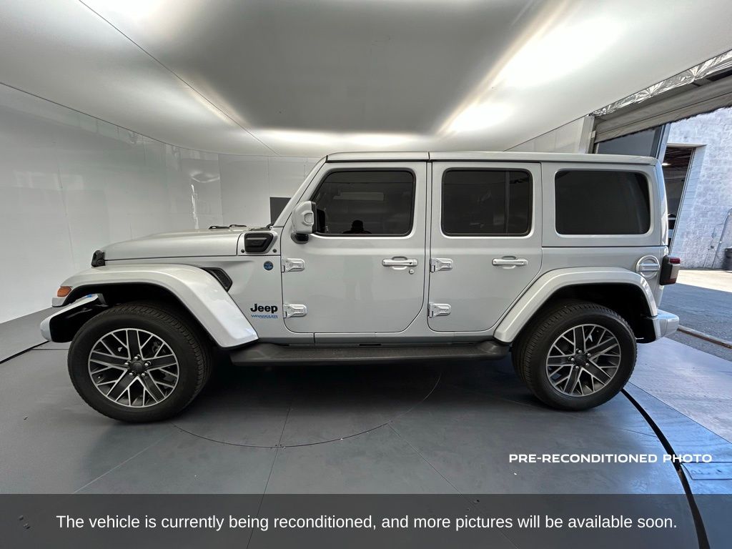 2022 Jeep Wrangler Unlimited 4xe High Altitude photo 2