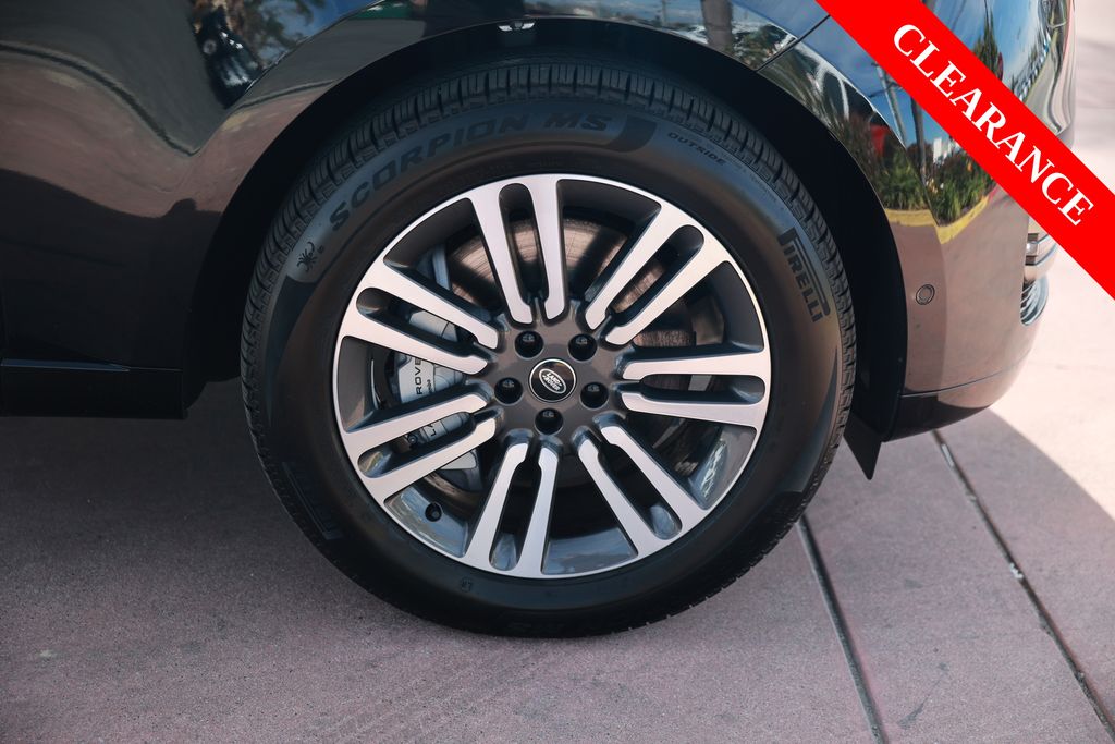 2025 Land Rover Range Rover P530 SE 7 Seat photo 3