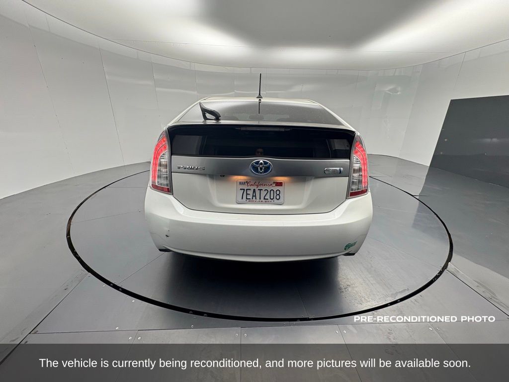 2012 Toyota Prius Plug-in Advanced photo 3