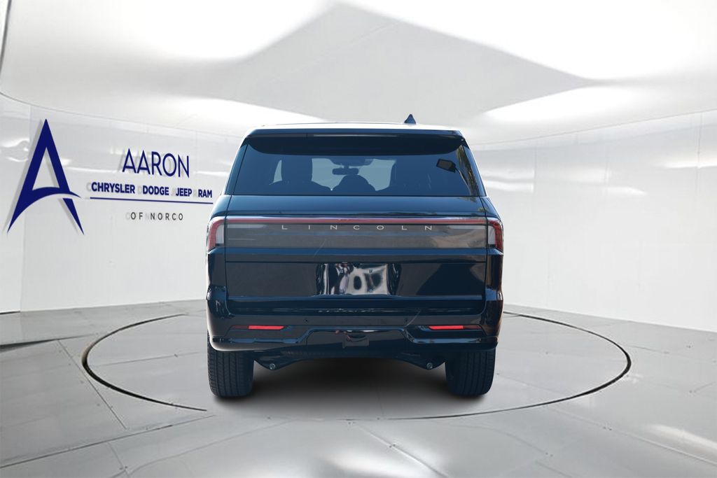 2025 Lincoln Navigator Black Label photo 2