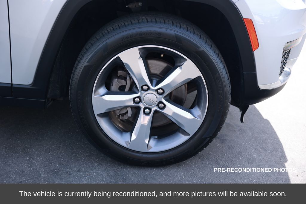 2021 Jeep Grand Cherokee L Limited photo 3