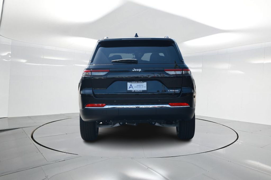 2025 Jeep Grand Cherokee Laredo X photo 3