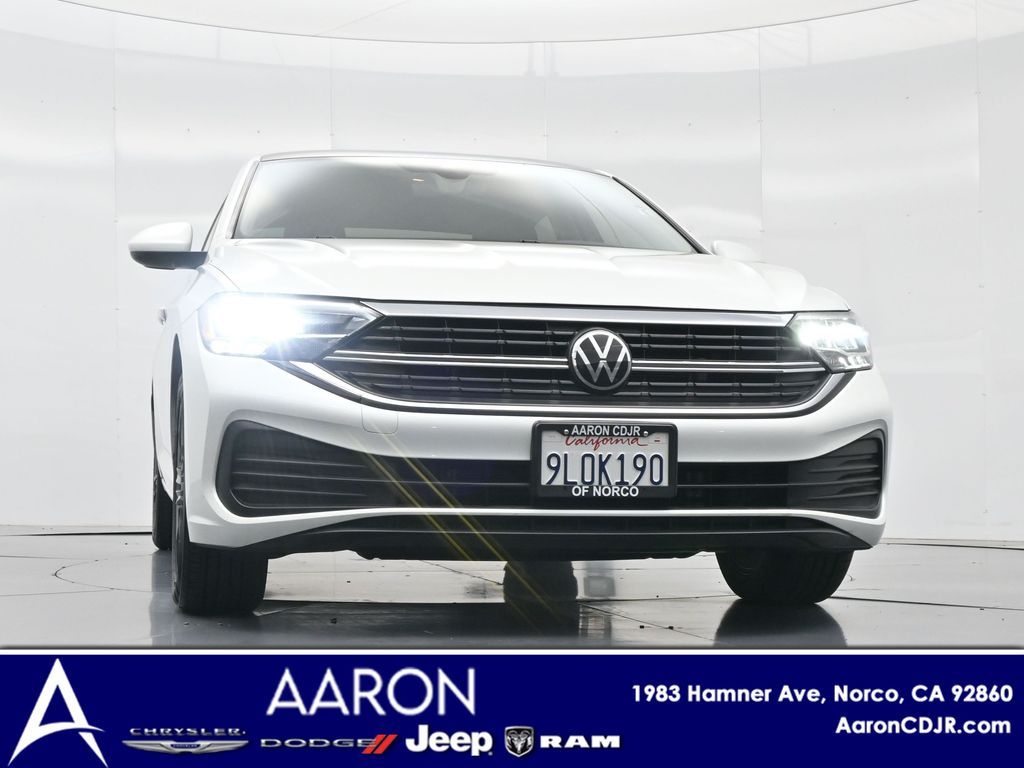 2024 Volkswagen Jetta 1.5T SE photo 2