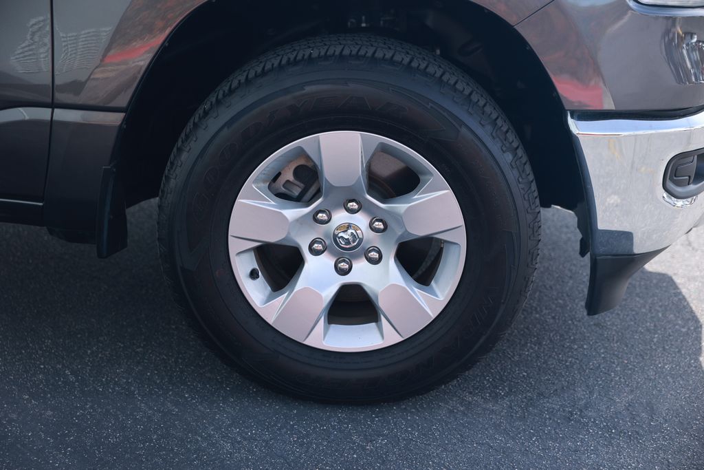 2023 Ram 1500 Big Horn/Lone Star photo 3