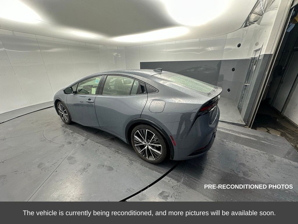 Used 2025 Toyota Prius XLE Hatchback