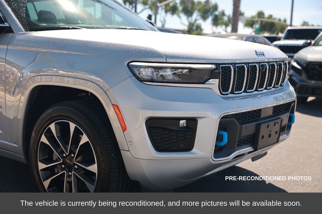 2023 Jeep Grand Cherokee 4xe Overland photo 6