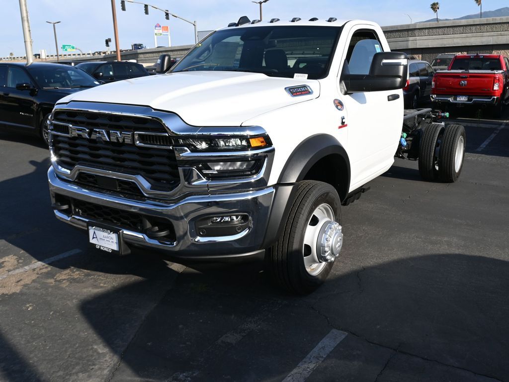 2025 Ram 5500 Tradesman photo 2