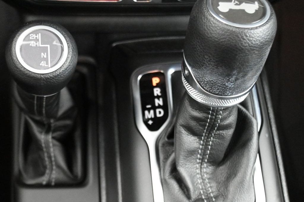 2025 Jeep Wrangler 4-Door Willys - Photo 40