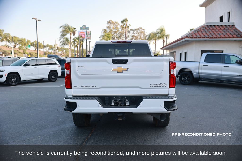 2023 Chevrolet Silverado 3500 HD High Country photo 4