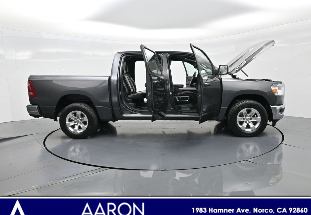 2024 Ram 1500 Laramie photo 3