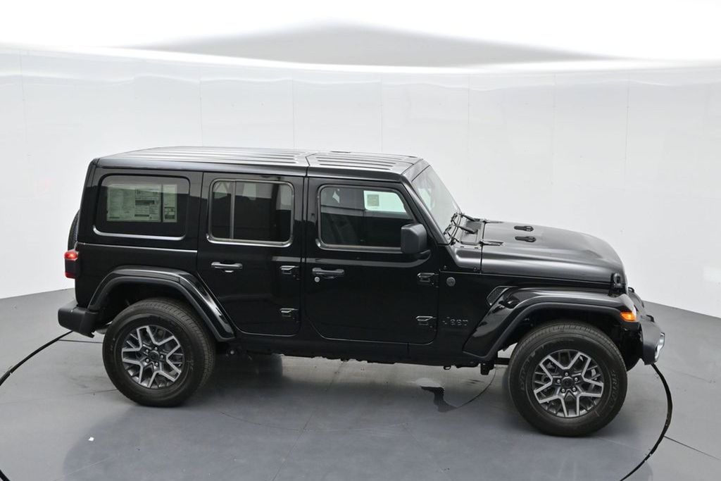 2025 Jeep Wrangler 4-Door Sahara - Photo 42