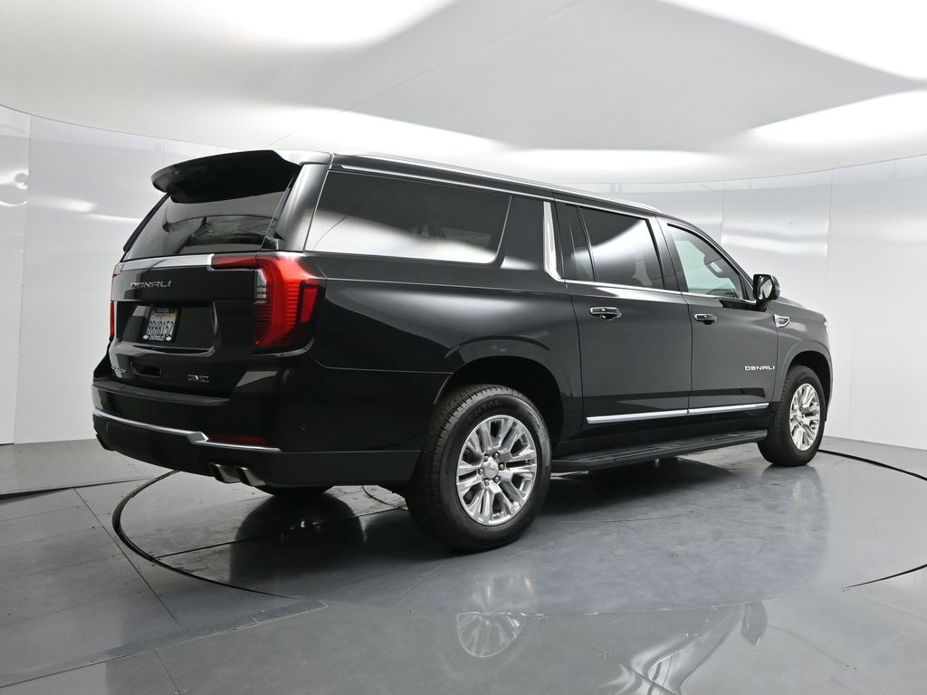 2025 GMC Yukon XL Denali photo 6