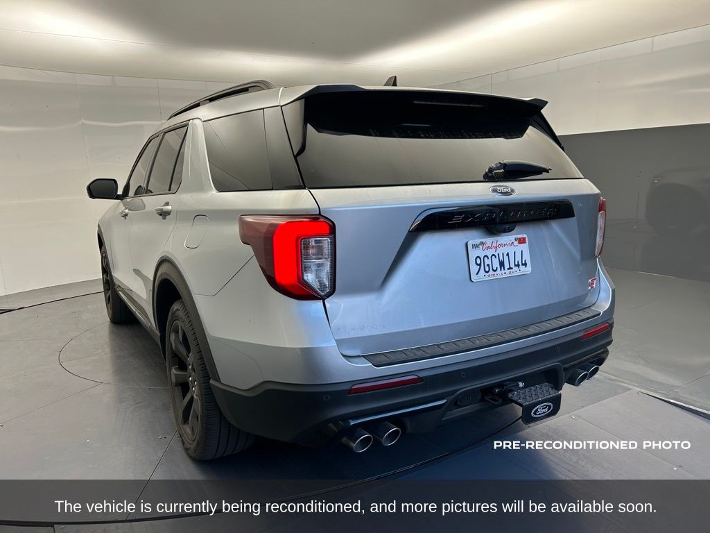 2023 Ford Explorer ST photo 3