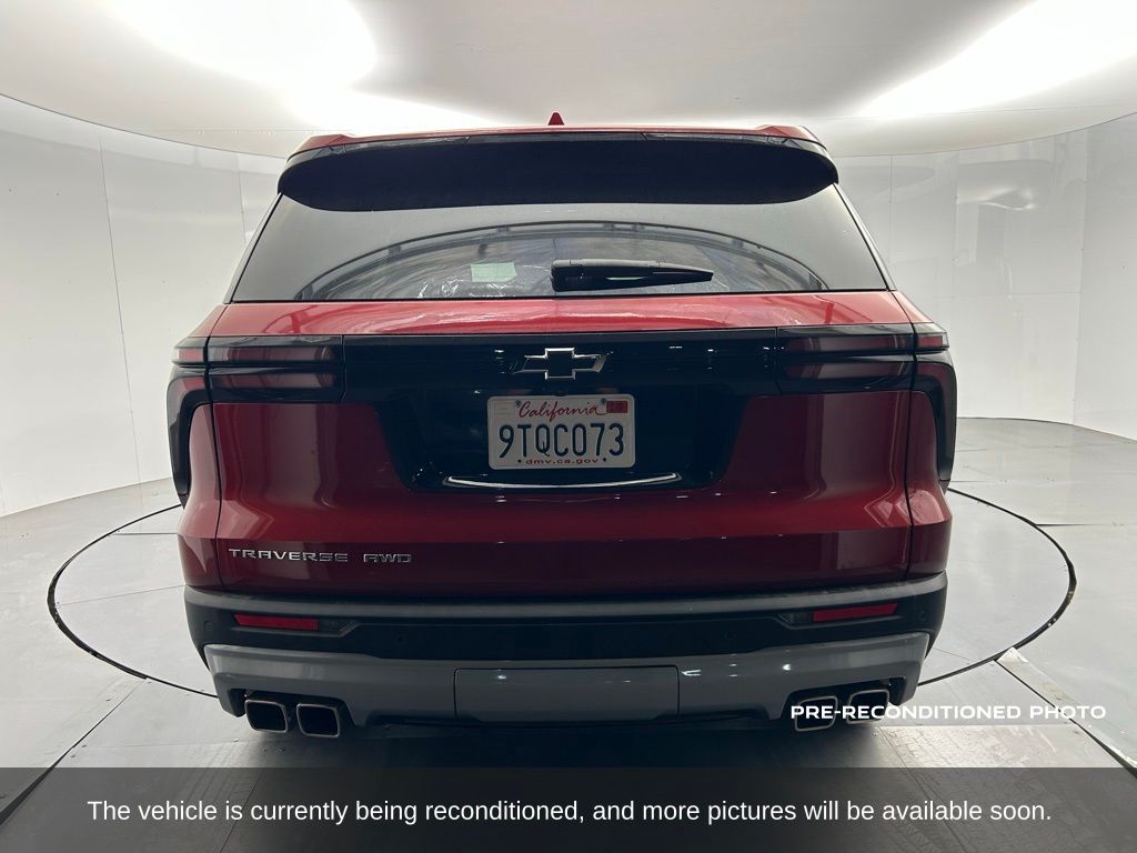 2025 Chevrolet Traverse photo 3