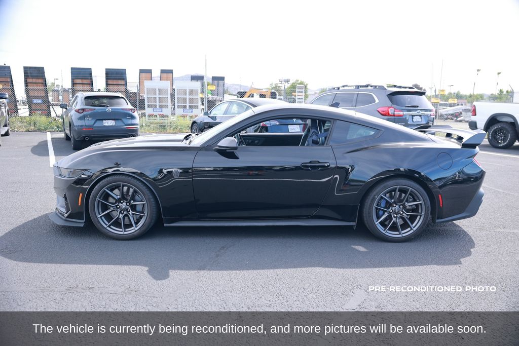2024 Ford Mustang Dark Horse photo 2