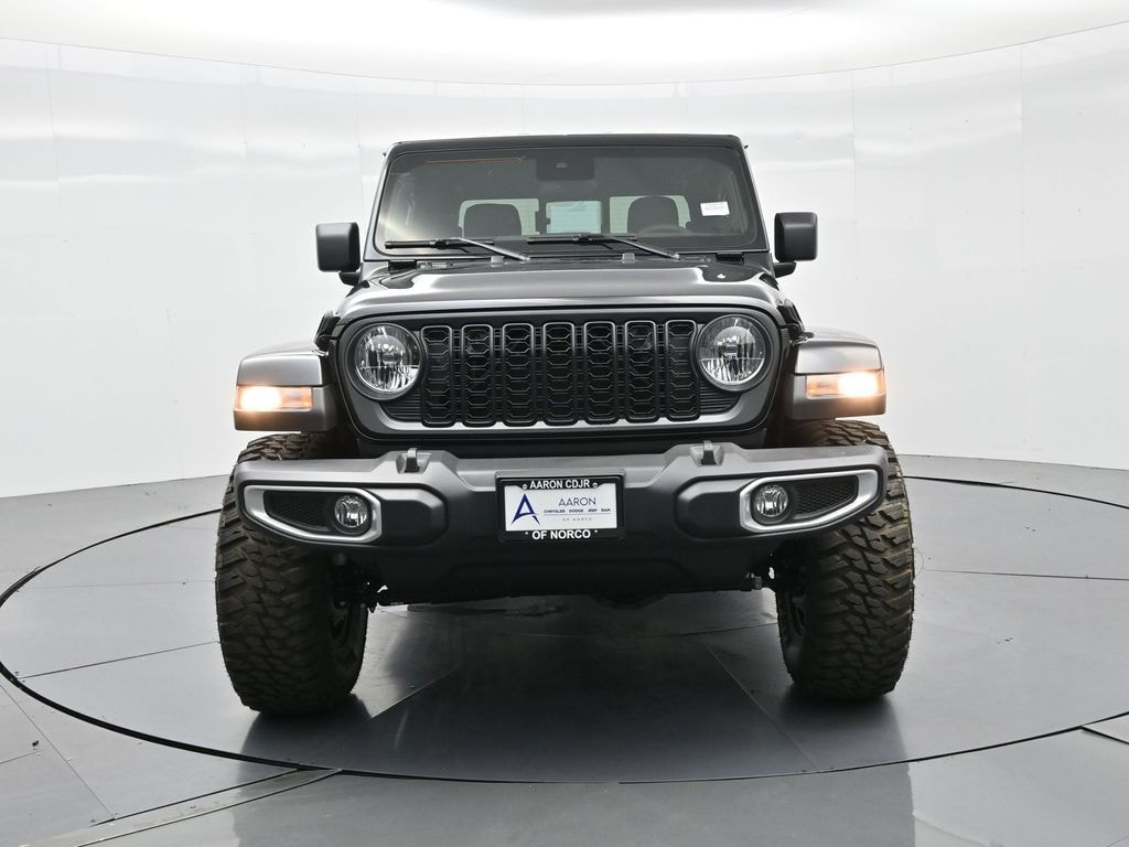 New 2025 Jeep Gladiator Sport Pickup