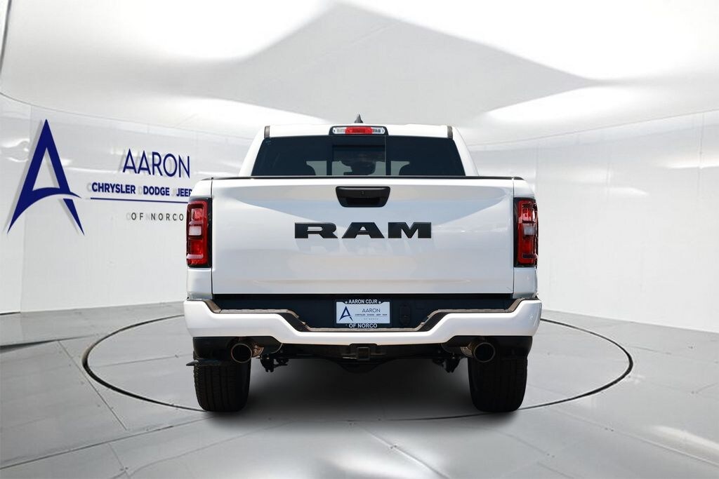 New 2026 Ram 1500 EXPRESS CREW CAB 4X2 5'7 BOX Pickup