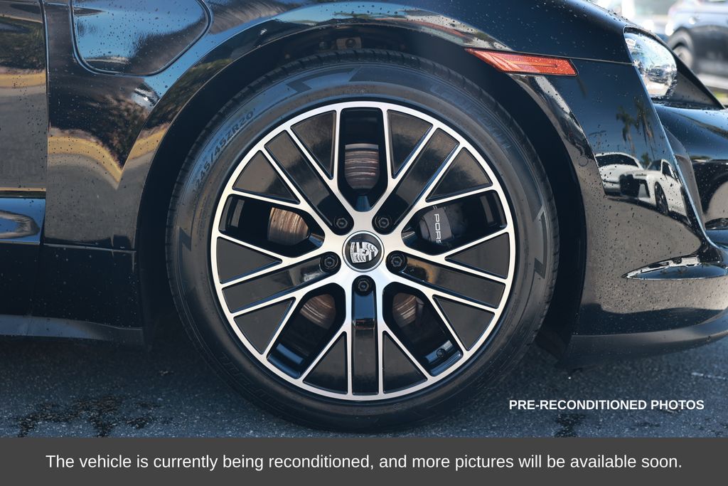 2023 Porsche Taycan photo 3