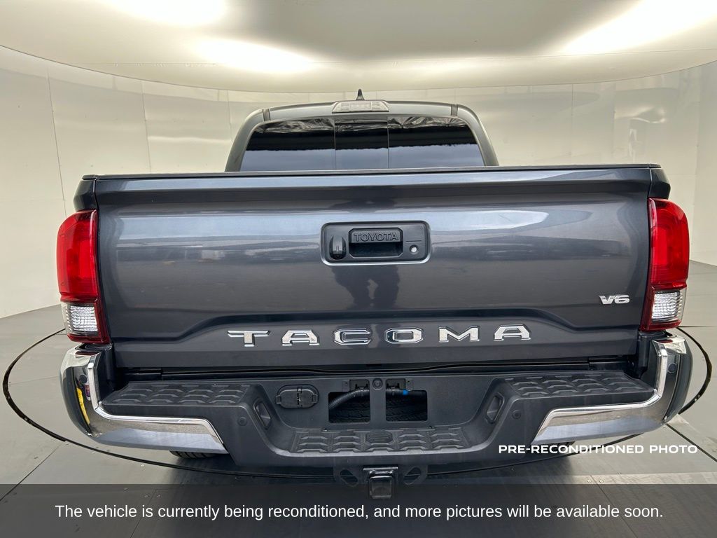 2022 Toyota Tacoma SR5 V6 photo 2