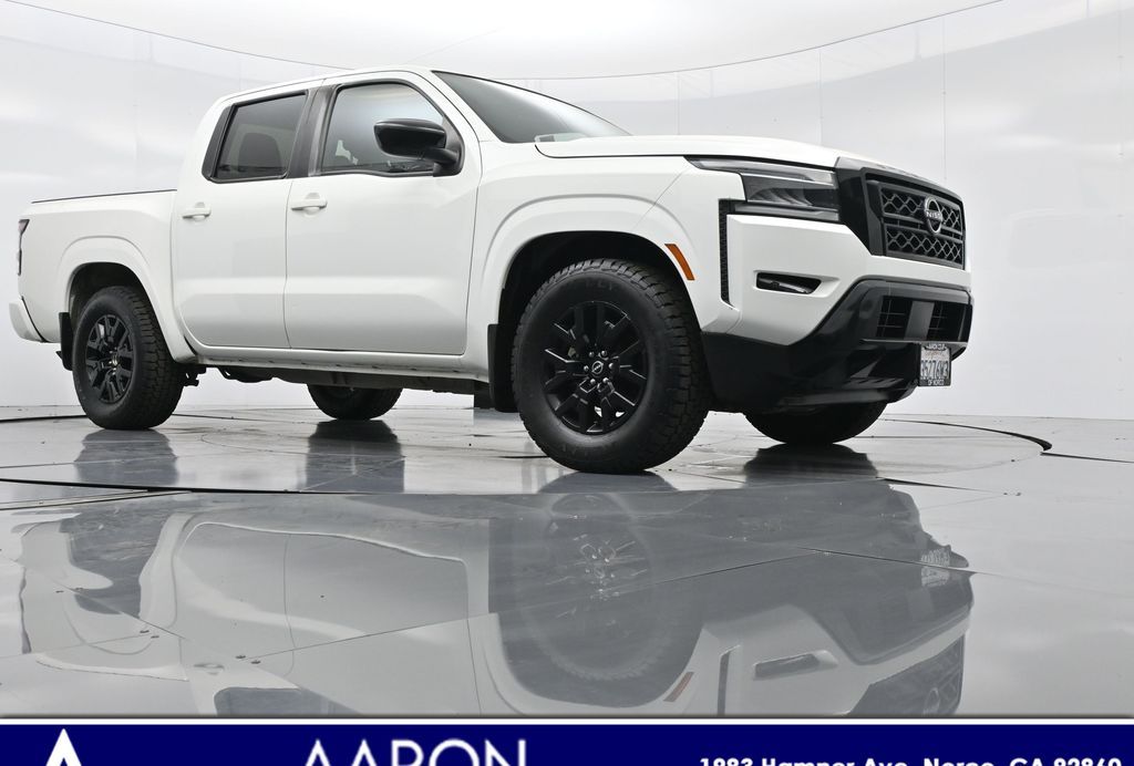 2023 Nissan Frontier SV Crew Cab photo 2
