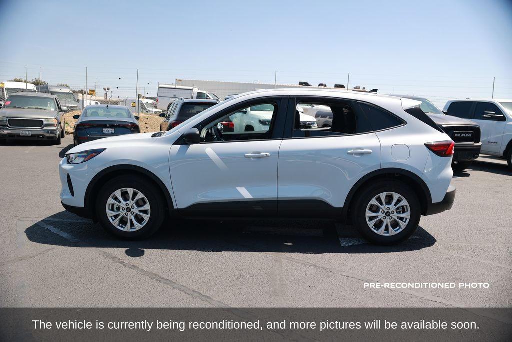 2025 Ford Escape Active photo 2