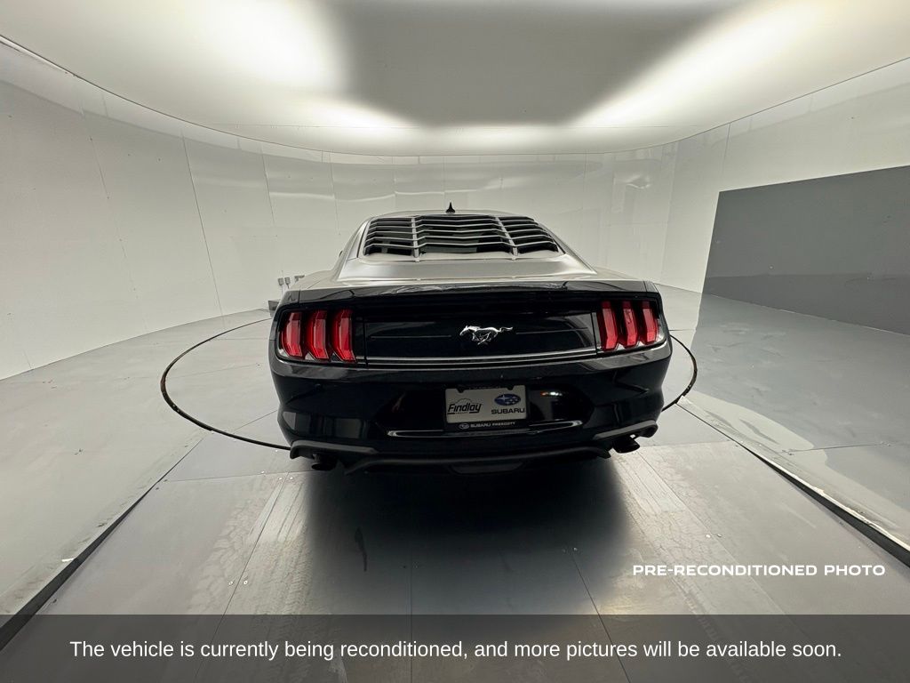 2022 Ford Mustang EcoBoost photo 3