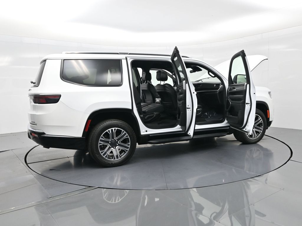 2024 Jeep Wagoneer Series II photo 4