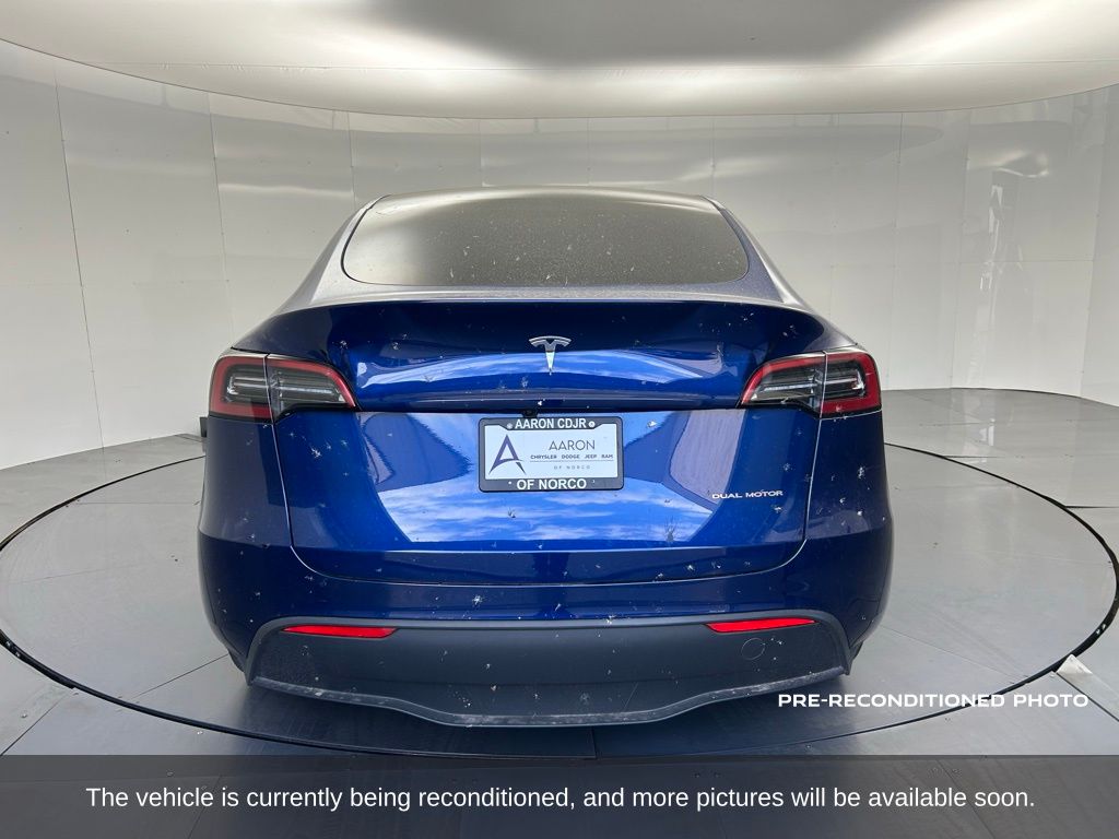 2024 Tesla Model Y Long Range photo 4