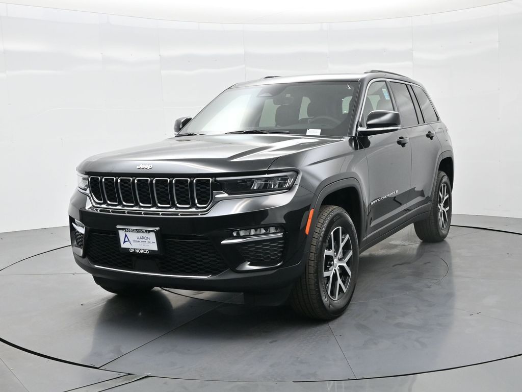 2025 Jeep Grand Cherokee Limited photo 2