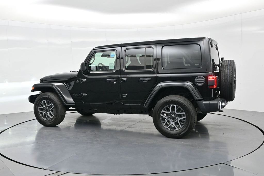 2025 Jeep Wrangler 4-Door Sahara - Photo 9