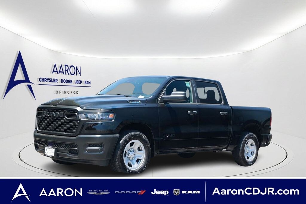 New 2026 Ram 1500 EXPRESS CREW CAB 4X4 5'7 BOX Pickup