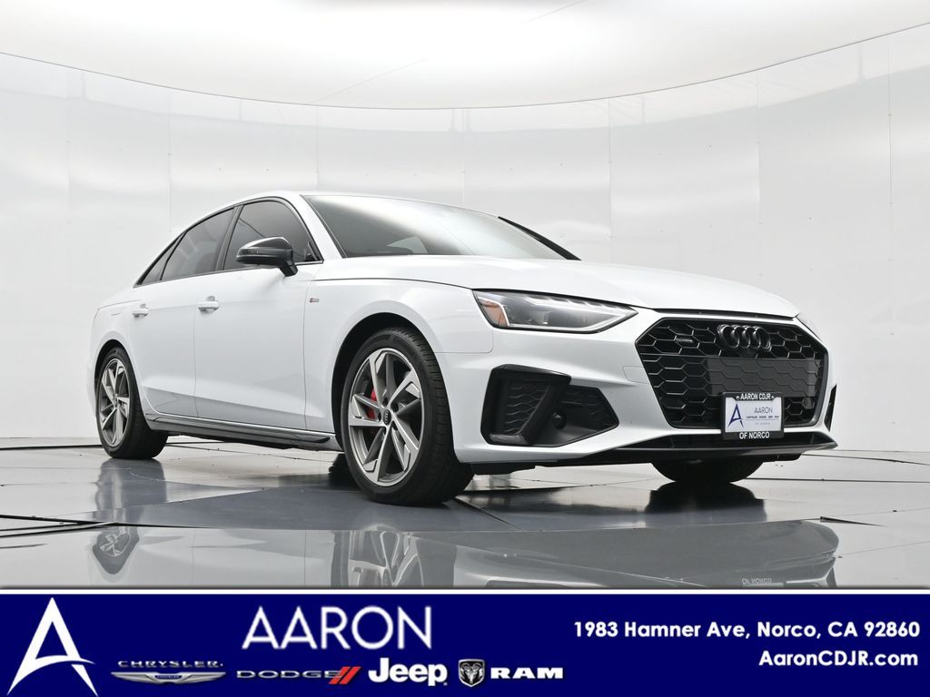 2023 Audi A4 S line Quattro Premium Plus photo 2