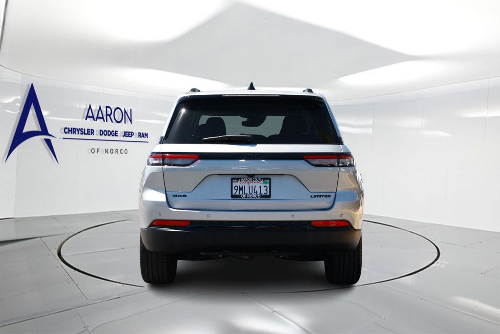 2024 Jeep Grand Cherokee Limited photo 2