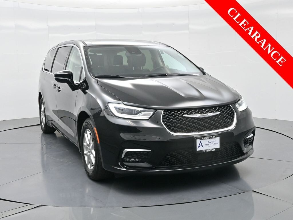Used 2024 Chrysler Pacifica Touring L Van Passenger Van