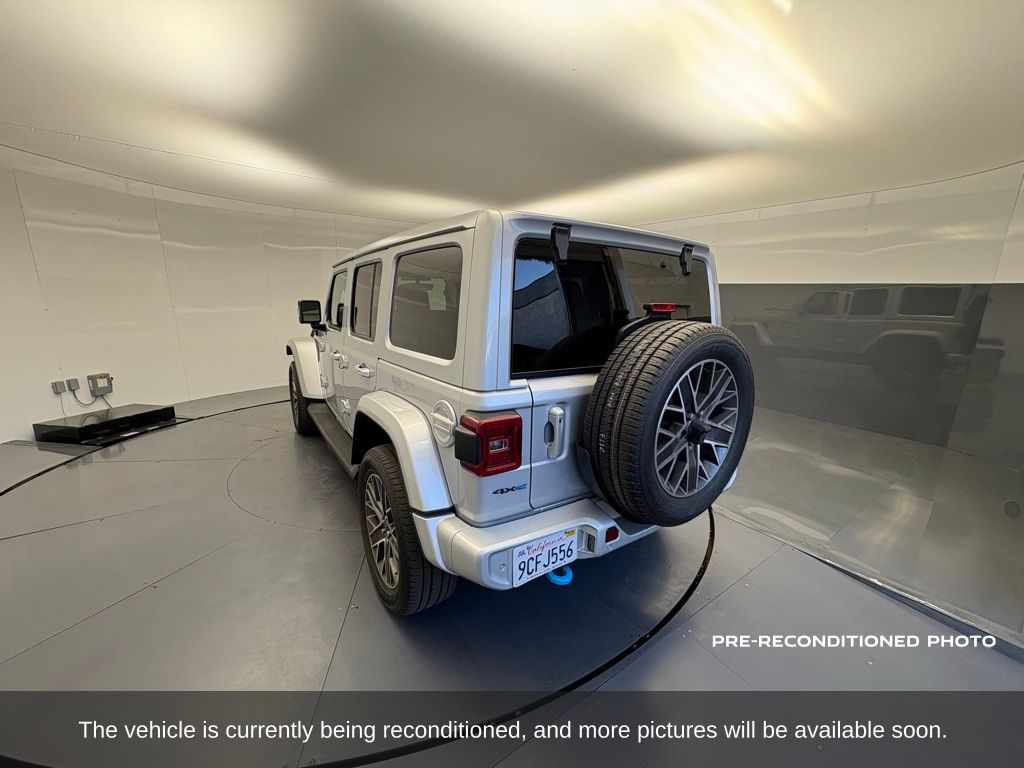 2022 Jeep Wrangler Unlimited 4xe High Altitude Sahara photo 2