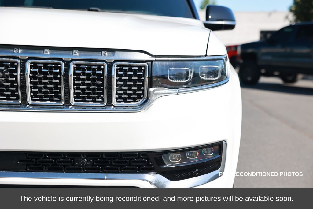 2023 Jeep Grand Wagoneer Series II photo 4