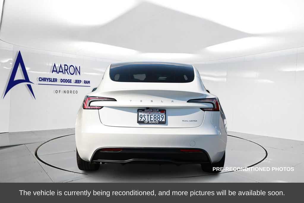 2025 Tesla Model 3 Long Range photo 3