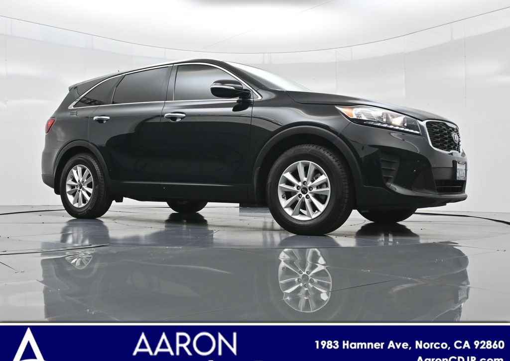 2020 Kia Sorento LX photo 2