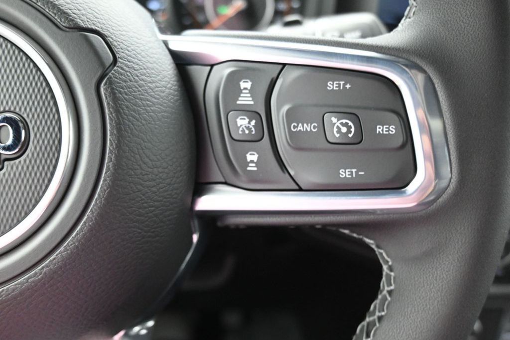 2025 Jeep Wrangler 4-Door Sahara - Photo 23
