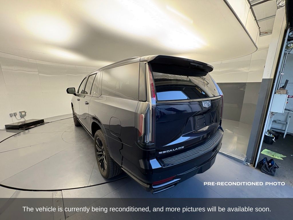 2023 Cadillac Escalade ESV Sport Platinum photo 2