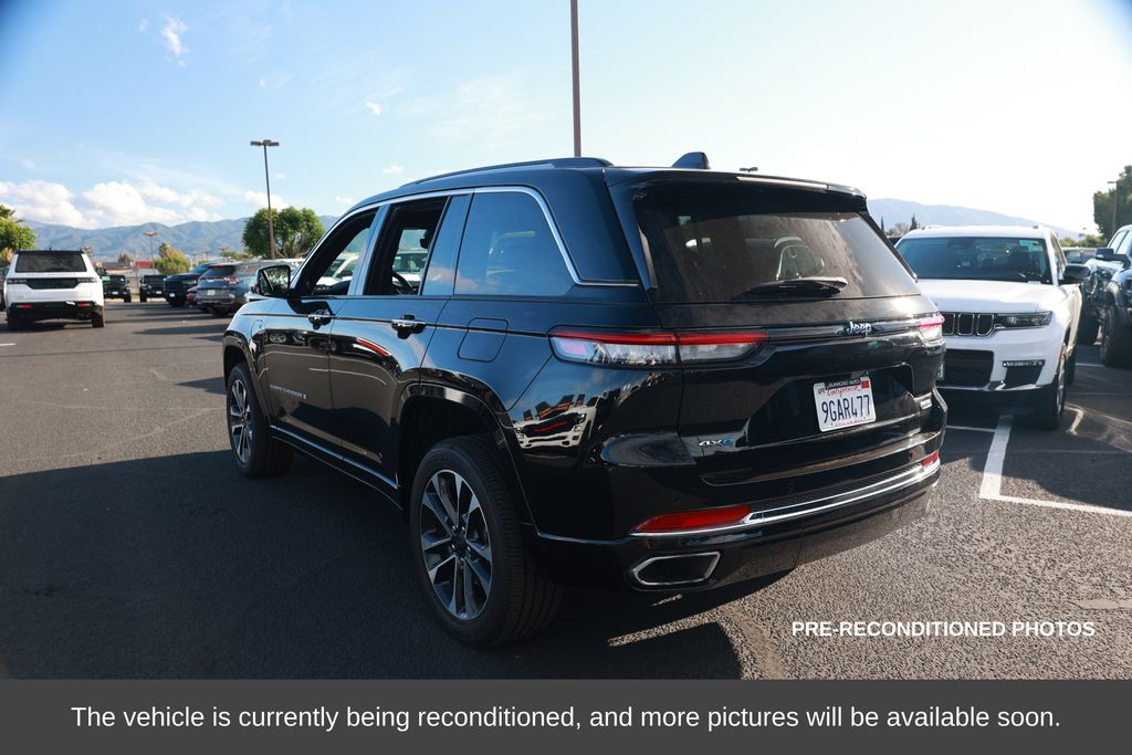 2022 Jeep Grand Cherokee 4xe Overland photo 2