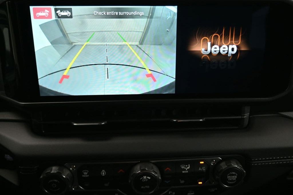 2025 Jeep Wrangler 4-Door Sahara - Photo 36
