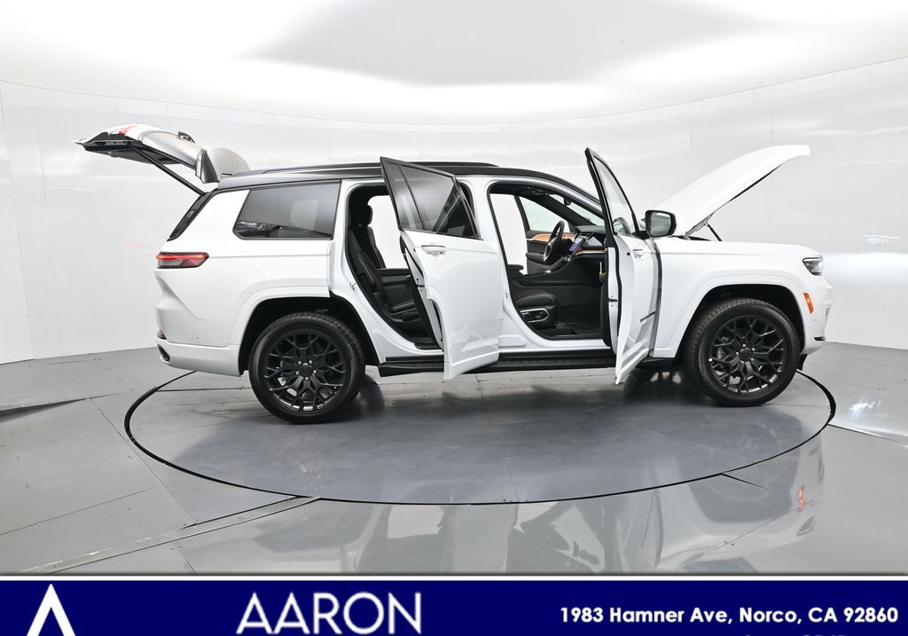 2025 Jeep Grand Cherokee L Summit Reserve photo 3